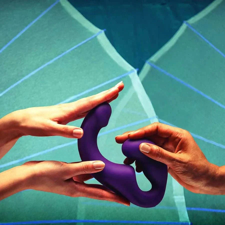 Share Strapless Double Dildo - Image 3