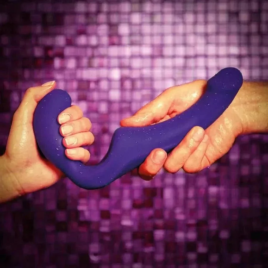 Share Strapless Double Dildo - Image 5